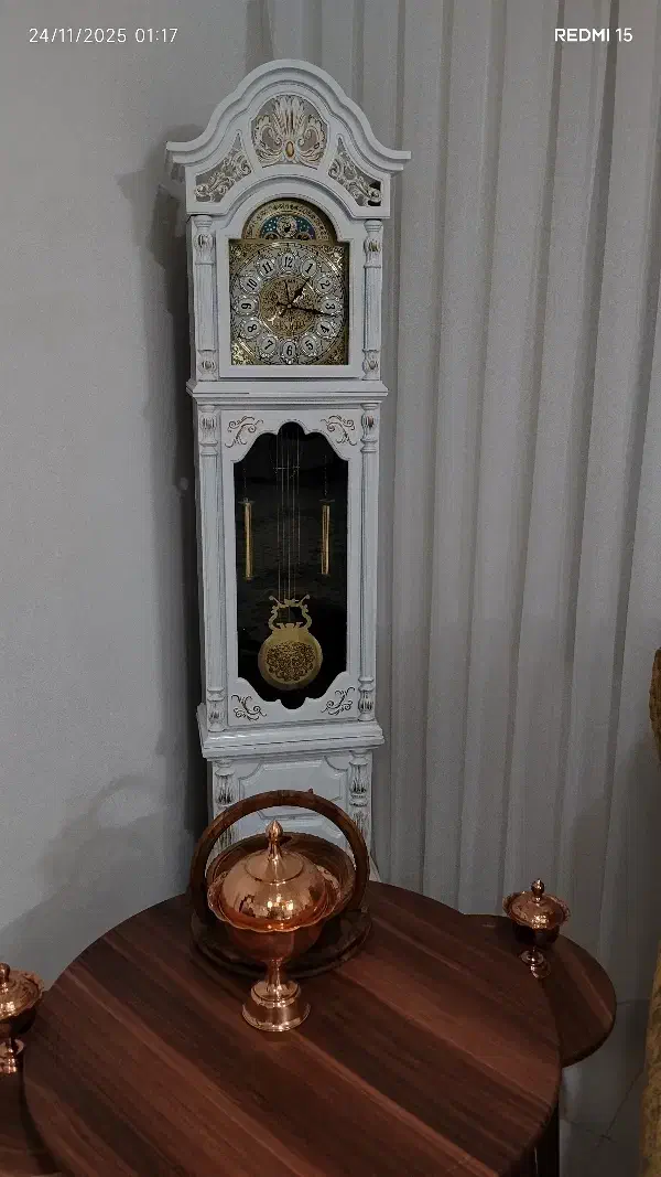 ساعت ایستاده با موتور آرام گرد نو تمیز|صنایع دستی و سایر لوازم تزئینی|تربت‌حیدریه, سرمحله|دیوار