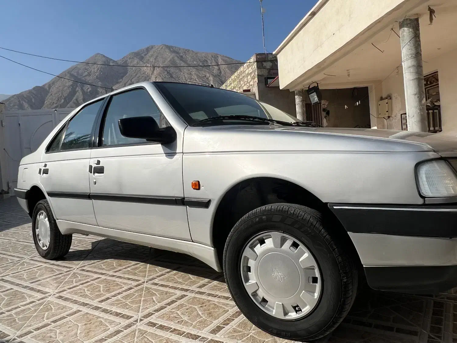 پژو ۴۰۵ جی ال ایکس|خودرو سواری و وانت|لار, |دیوار