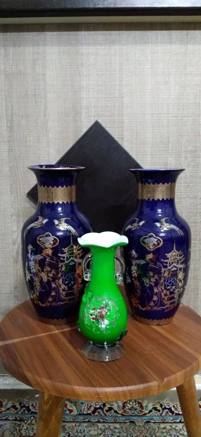 گلدان قدیمی|کلکسیون اشیاء عتیقه|نسیم‌شهر, |دیوار