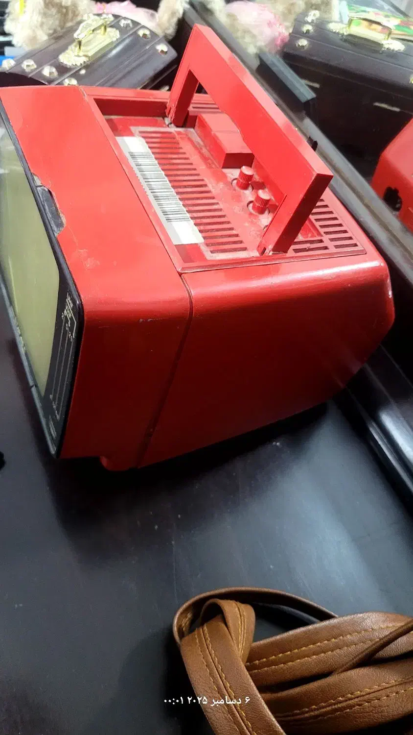 تلوزیون کوچیک قدیمی|کلکسیون اشیاء عتیقه|تهران, کوثر|دیوار