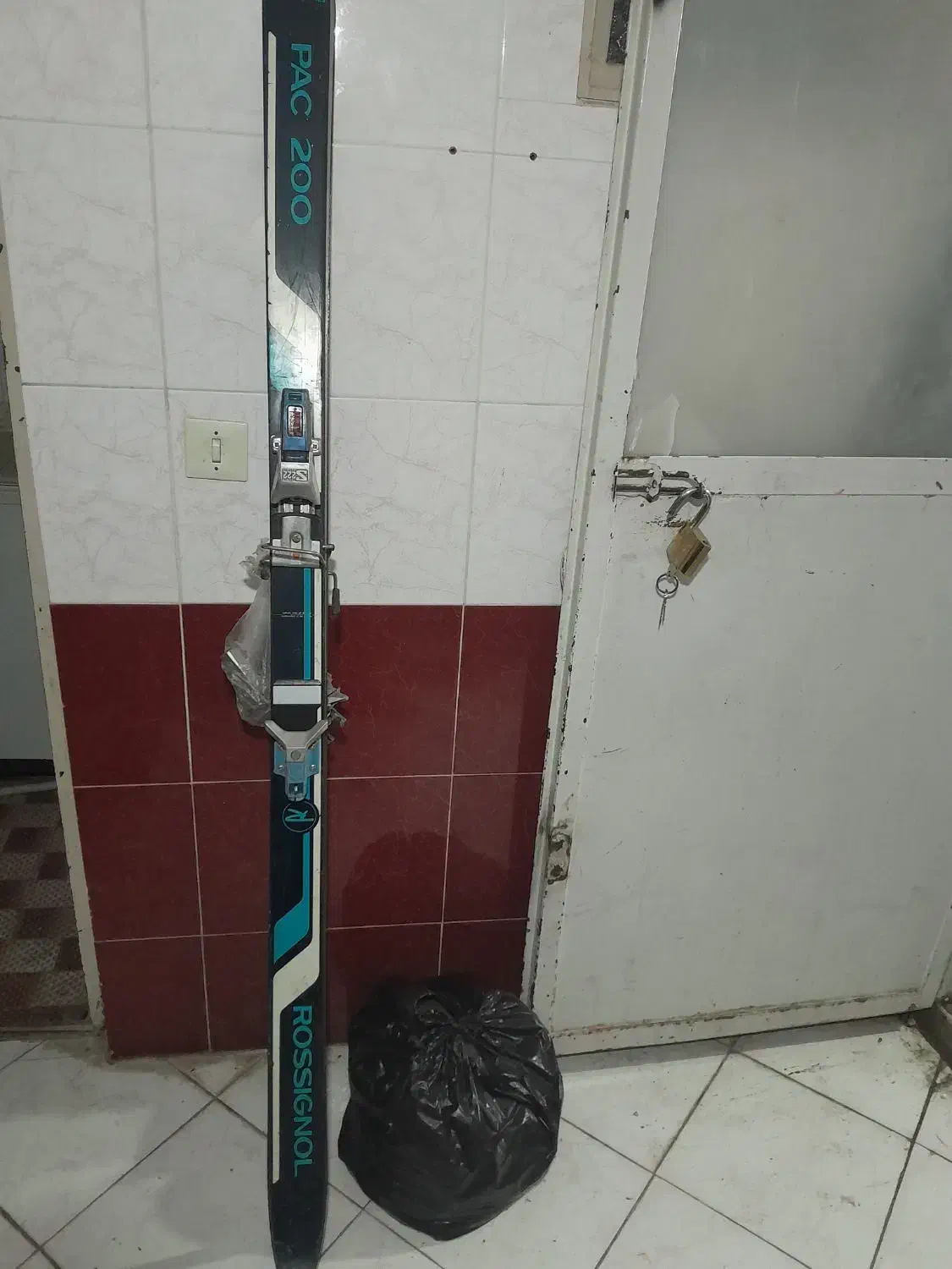 سلام چوب اسکی به فروش میرست  درحد نو|ورزشهای زمستانی|تبریز, |دیوار