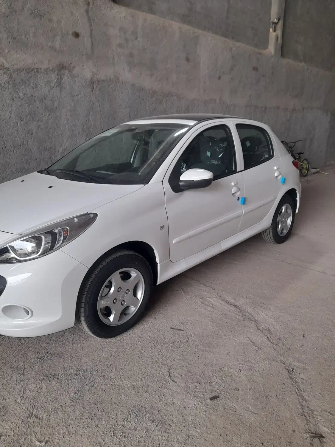 ۲۰۷ پانا قالپاق صفر|خودرو سواری و وانت|قم, قلعه کامکار|دیوار