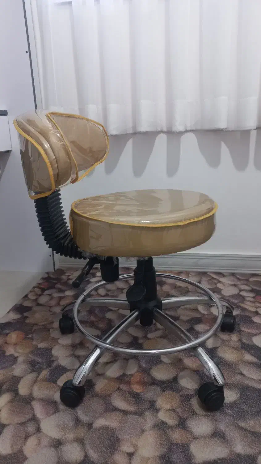 صندلی با چرخش ۳۶۰ درجه|آرایشگاه و سالنهای زیبایی|سنگر, |دیوار