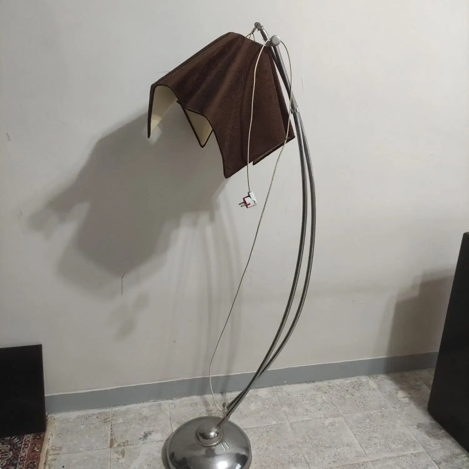 آباژور پایه بلند|چراغ خواب و آباژور|دزفول, |دیوار