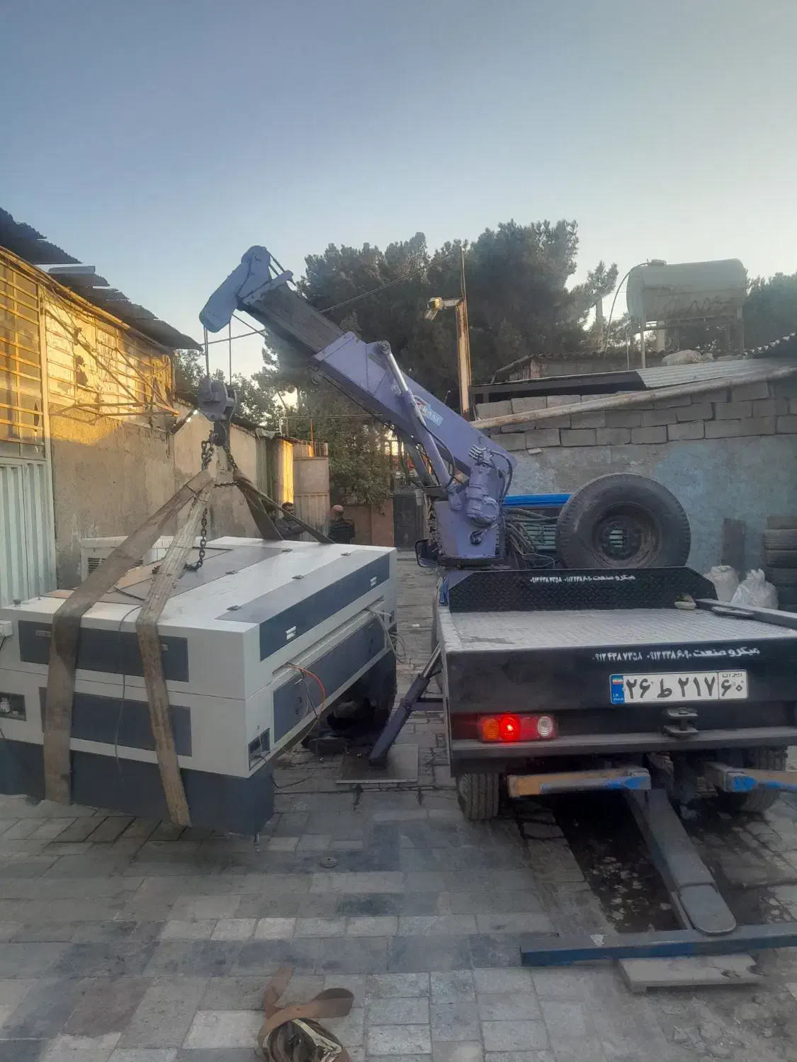 جرثقیل دکل نیسان چرخگیر|خدمات حمل و نقل|تهران, جمال‌زاده|دیوار