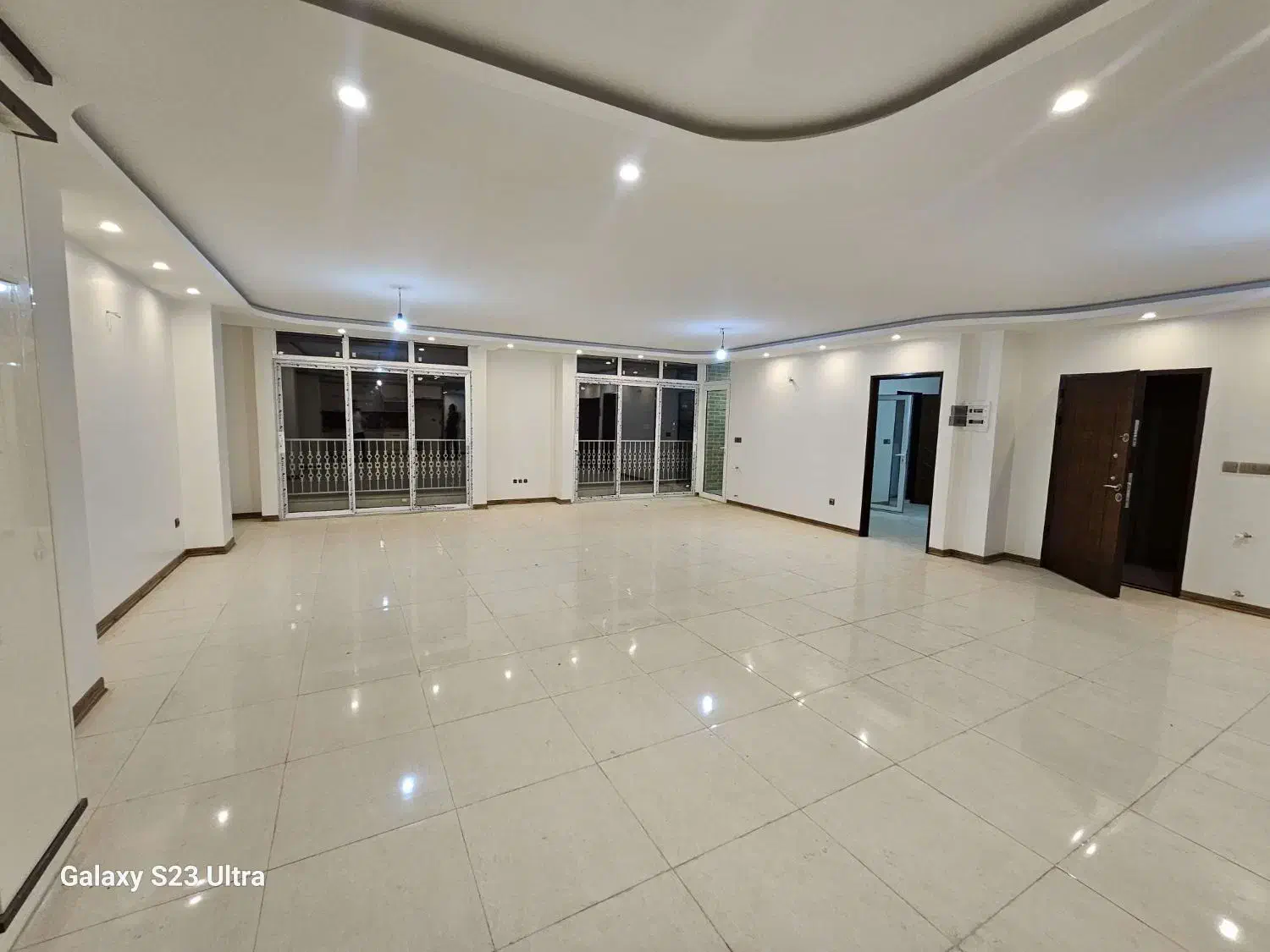 فروش آپارتمان ۱۶۰ متری خ برازنده کلیدنخورده|فروش آپارتمان|اصفهان, الهیه|دیوار