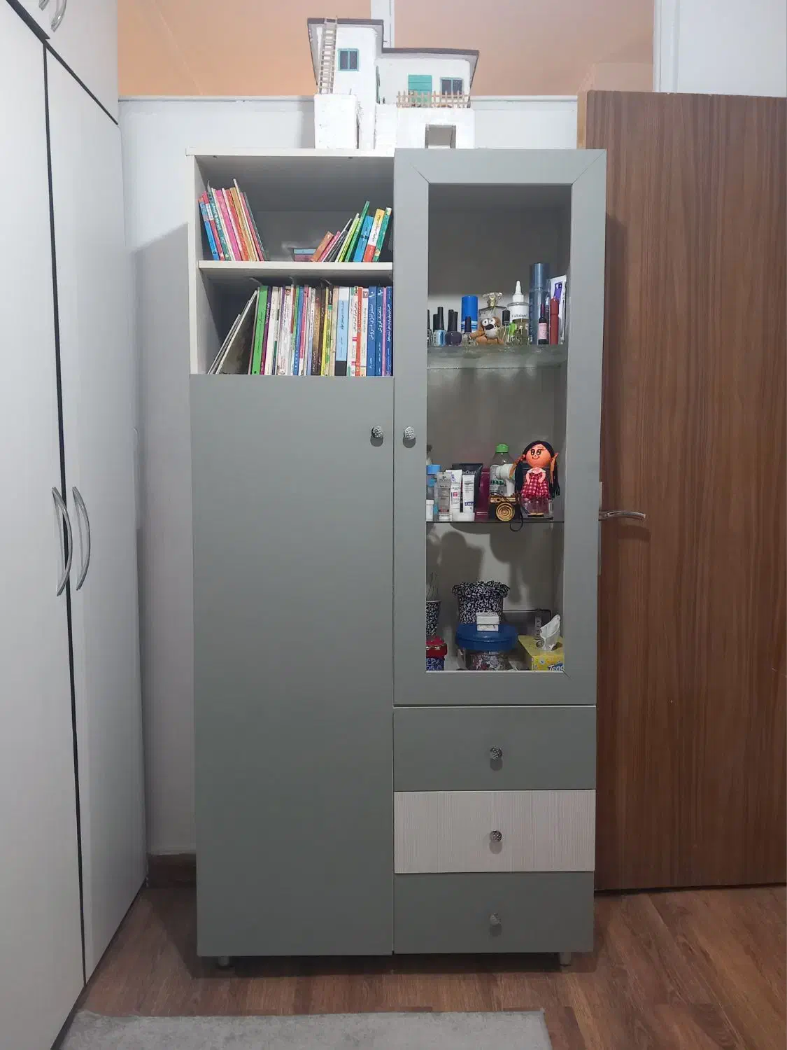 کتابخانه یا کمد|کتابخانه، شلف، قفسههای دیواری|کرج, گلشهر|دیوار