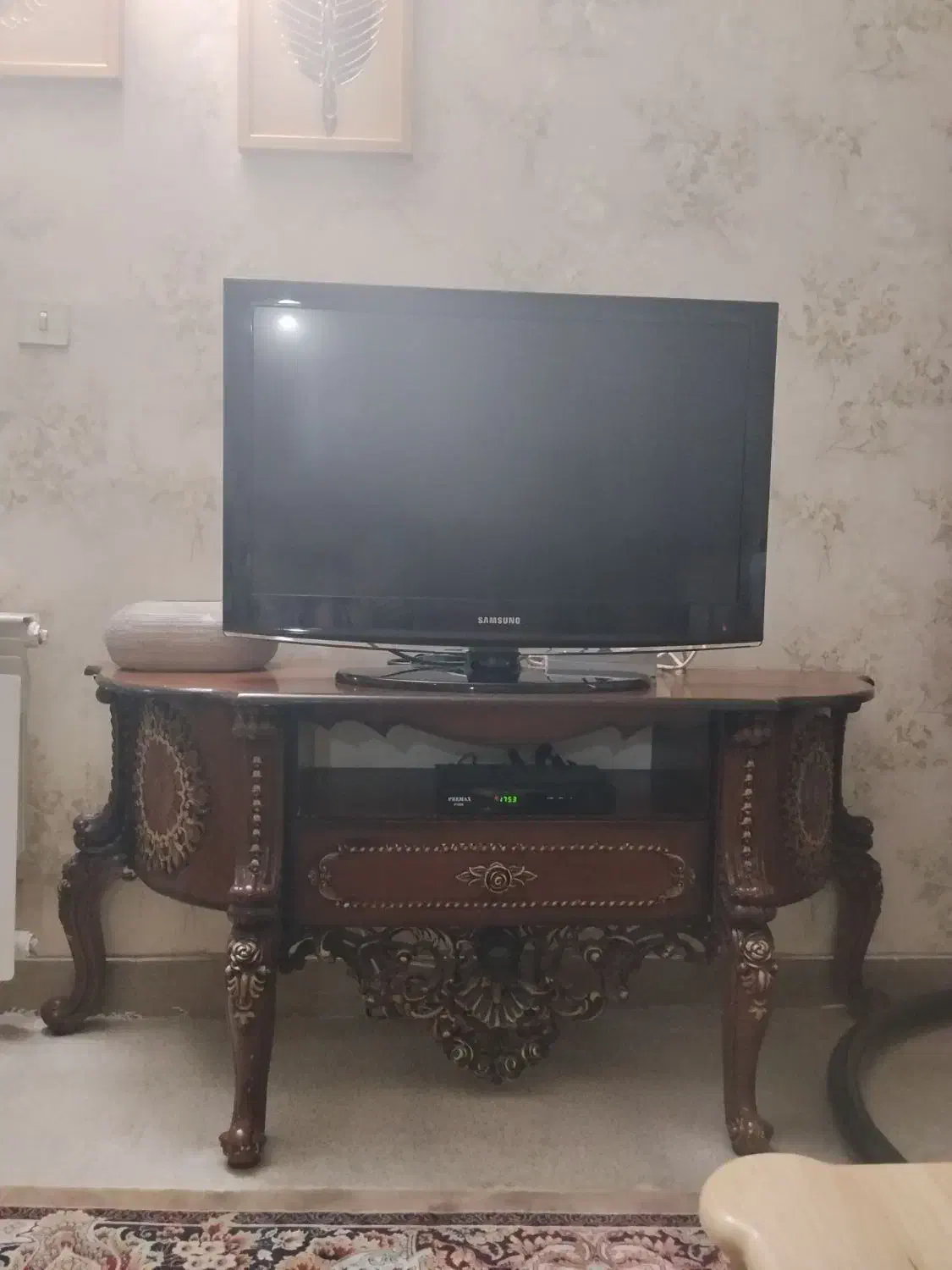 تی وی lcd|تلویزیون و پروژکتور|ری, علایین|دیوار