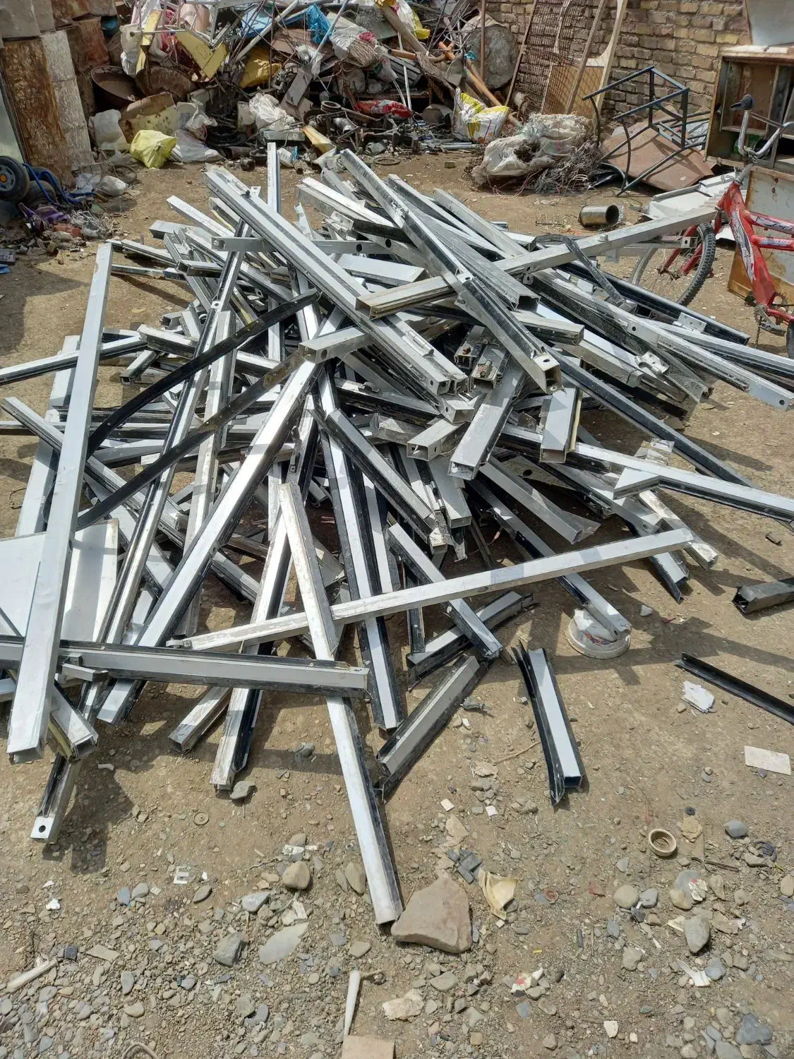 خریدار ضایعا ت اهن آلات فلزات با بالا ترین قیمت|خدمات پیشه و مهارت|اسدآباد, |دیوار