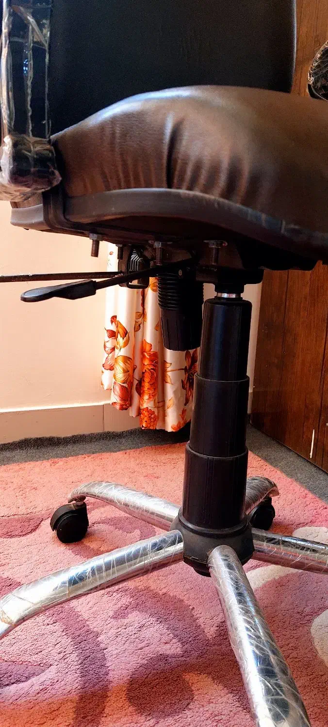 صندلی اداری راحتی چرخدار گردان|صندلی و نیمکت|کرج, باغستان|دیوار