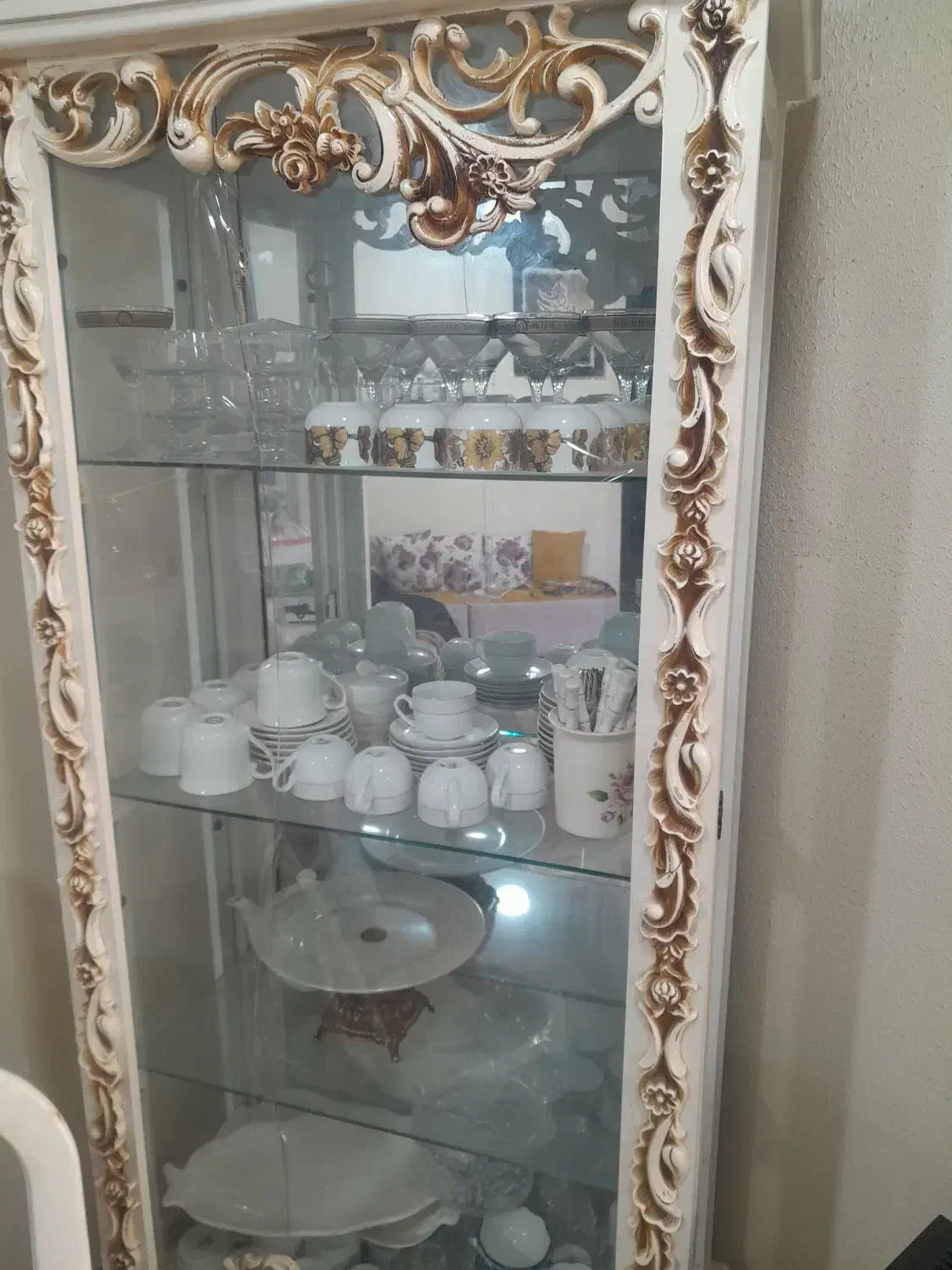 بوفه ظرف|بوفه، ویترین، کنسول|مسجد سلیمان, |دیوار