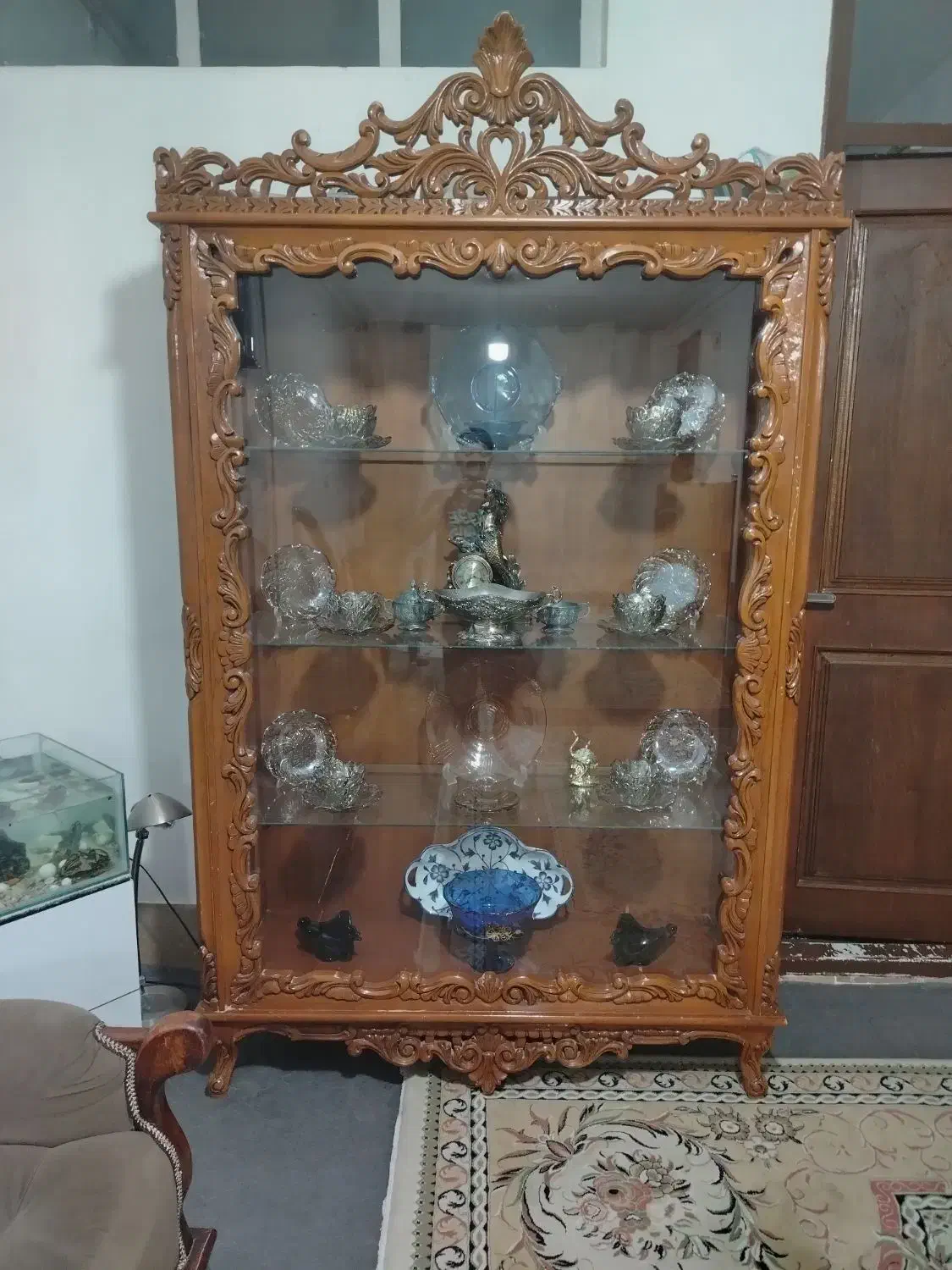 یک گنجه چوبی|بوفه، ویترین، کنسول|چناران, |دیوار