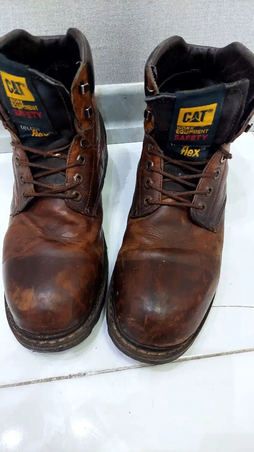 نیم بوت کاترپیلار|کیف، کفش، کمربند|فولادشهر, C8|دیوار