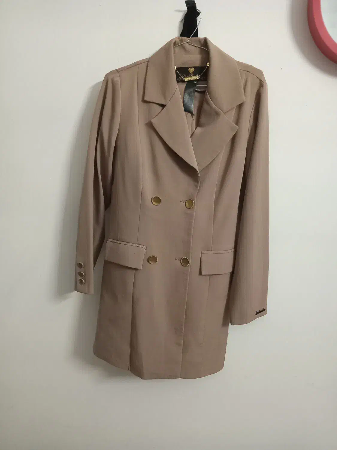 مانتوشلوار|لباس|مشهد, چهنو|دیوار