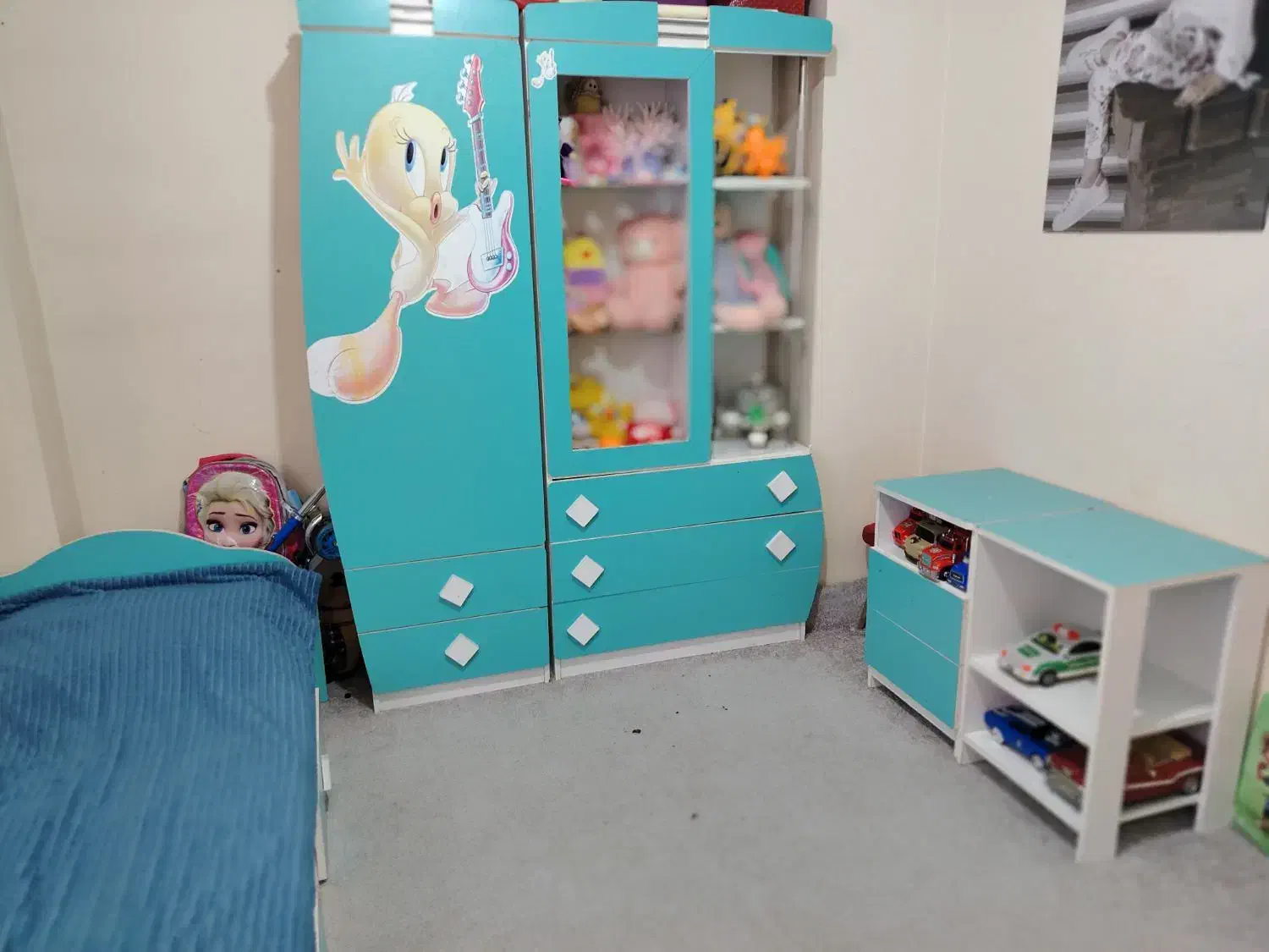 تخت و کمد نوجوان|تخت و سرویس خواب|پرند, فاز ۳|دیوار