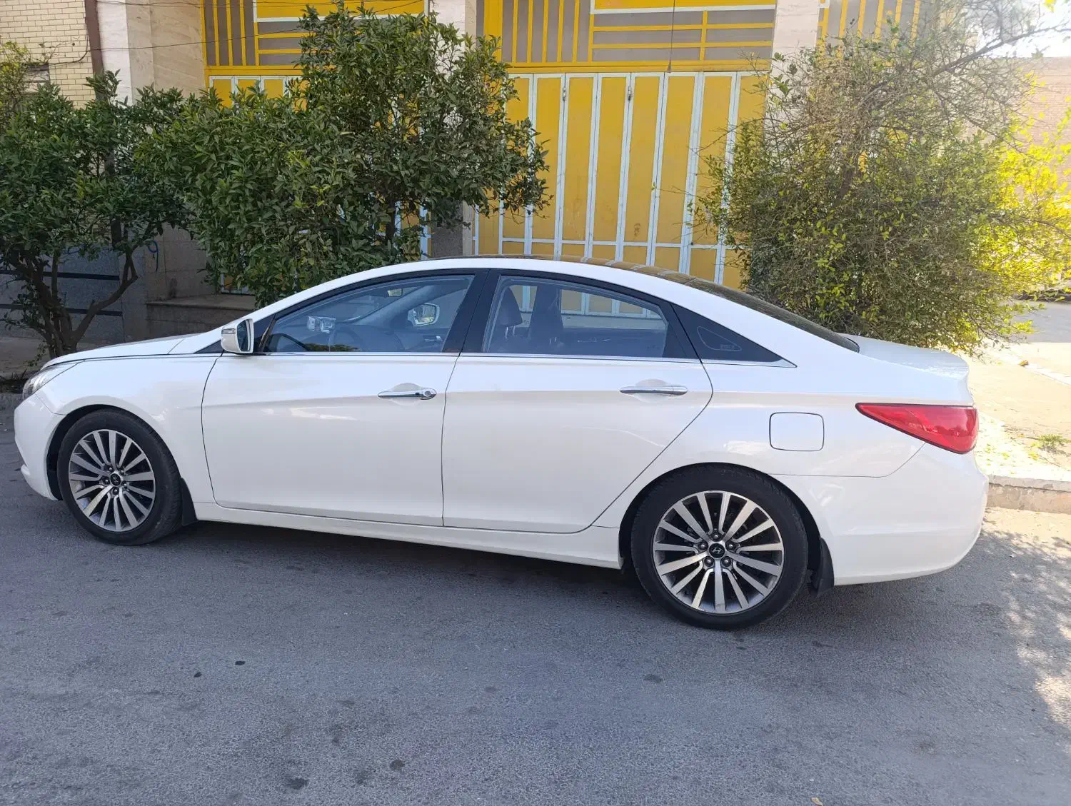 سوناتا ۲۰۱۳|خودرو سواری و وانت|شیراز, فلکه گاز|دیوار