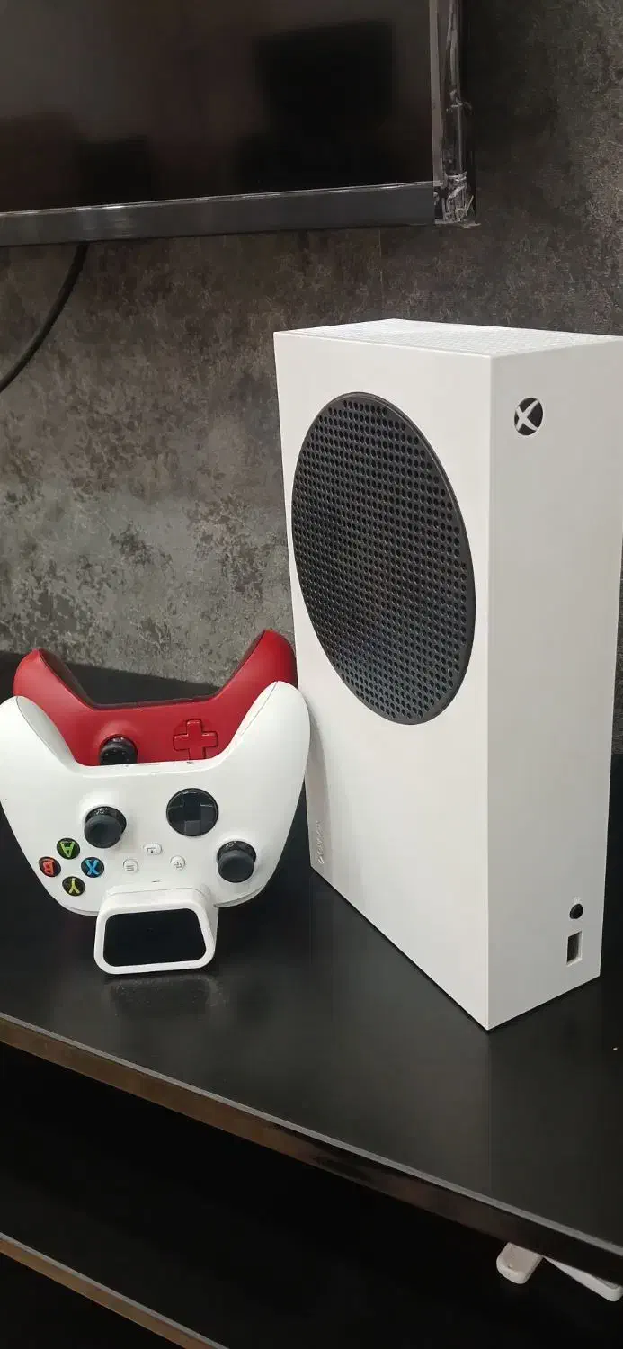 ایکس باکس سری اس همراه با پایه شارژ|کنسول، بازی ویدئویی و آنلاین|صفادشت, |دیوار