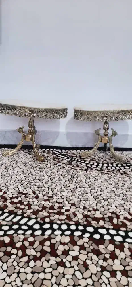 میز عسلی برنز  پایه برنز  قدیمی جنس اصل|کلکسیون اشیاء عتیقه|ماهیدشت, |دیوار