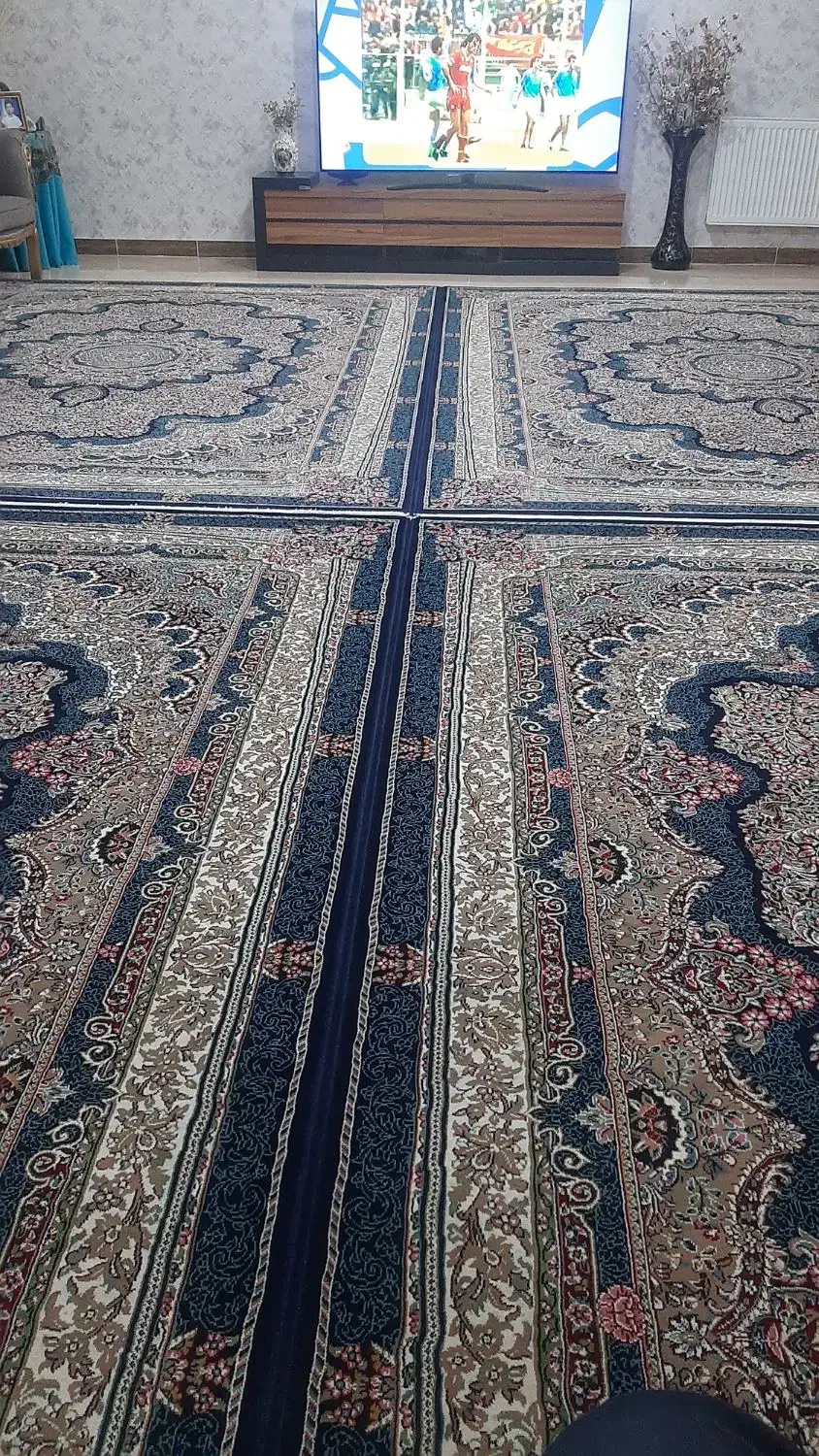 فرش ۹ متری زمرد مشهد بسیار تمیز و شیک|فرش|کرمانشاه, |دیوار