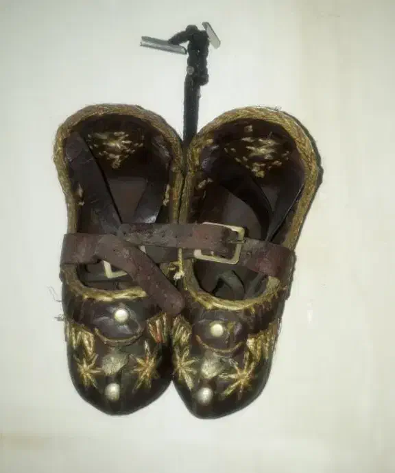 گیوه چرم  و قفل و قیچی عتیقه|کلکسیون اشیاء عتیقه|مشهد, کوثر|دیوار