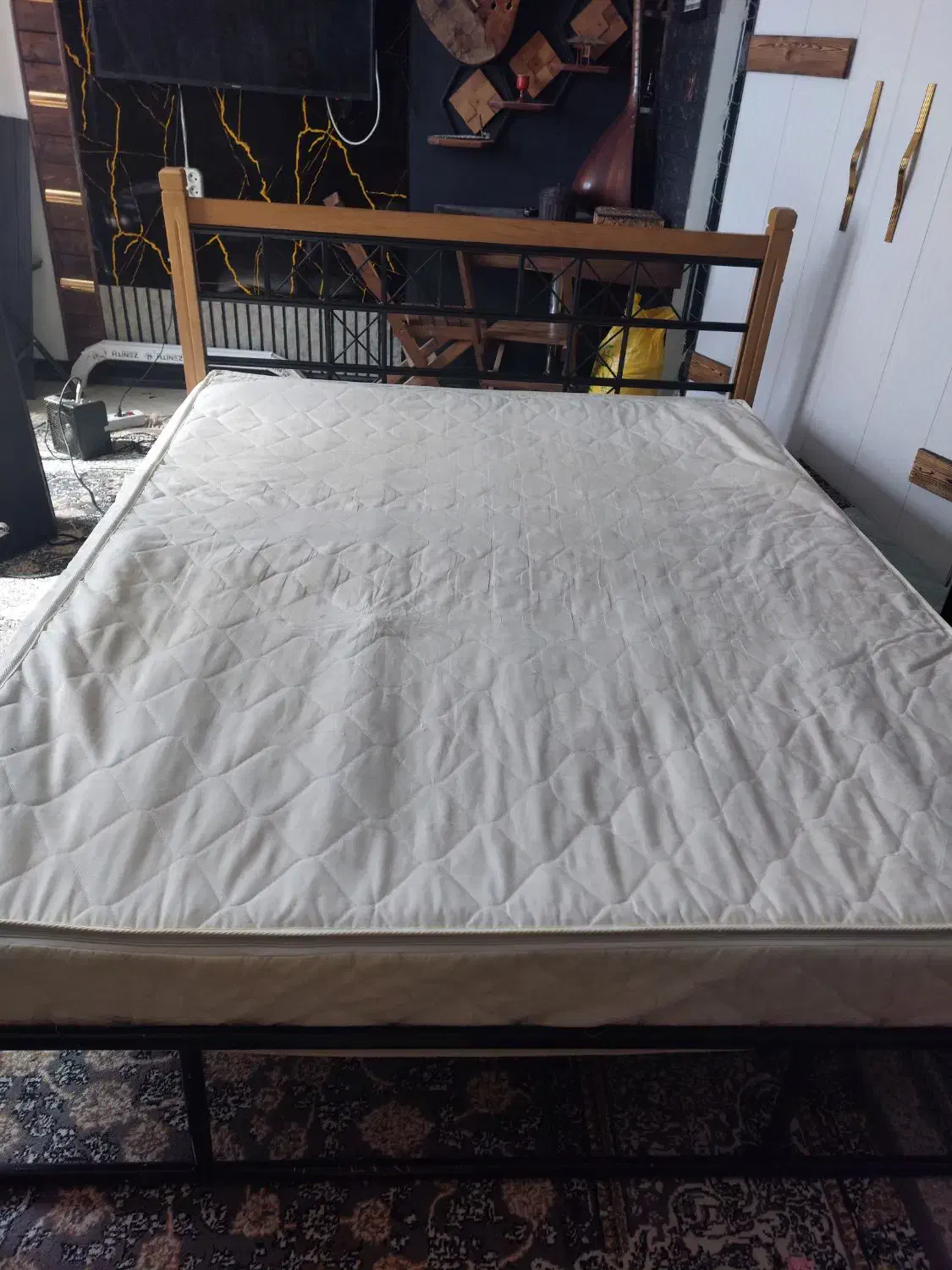 تخت دونفره|تخت و سرویس خواب|بومهن, |دیوار