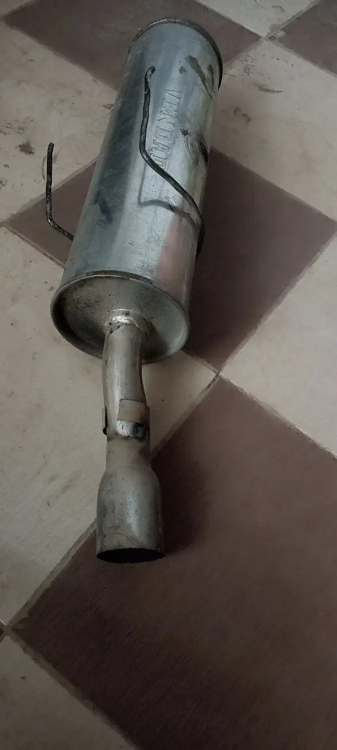 انباری اگزوز بنزی۲۳۰ و کاسه چراغ و فنر پراید|قطعات یدکی و لوازم جانبی|مبارکه, |دیوار