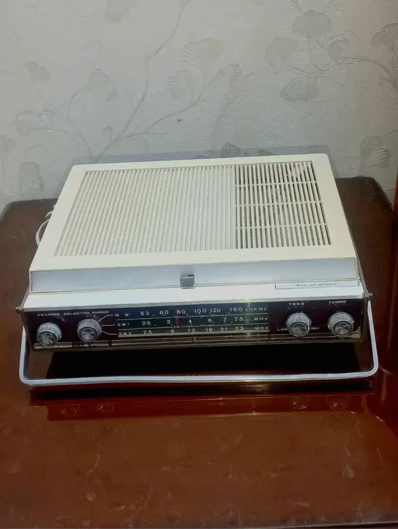 رادیو گرام گرامافون درحدآکبند آنتیک قدیمی|کلکسیون اشیاء عتیقه|تهران, مینای جنوبی|دیوار