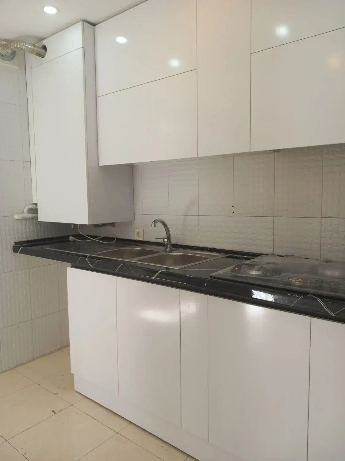 دو خواب/آسانسور/پارکینگ/دیزاین شده/ویو باز|فروش آپارتمان|هشتگرد, شهرک گلها|دیوار