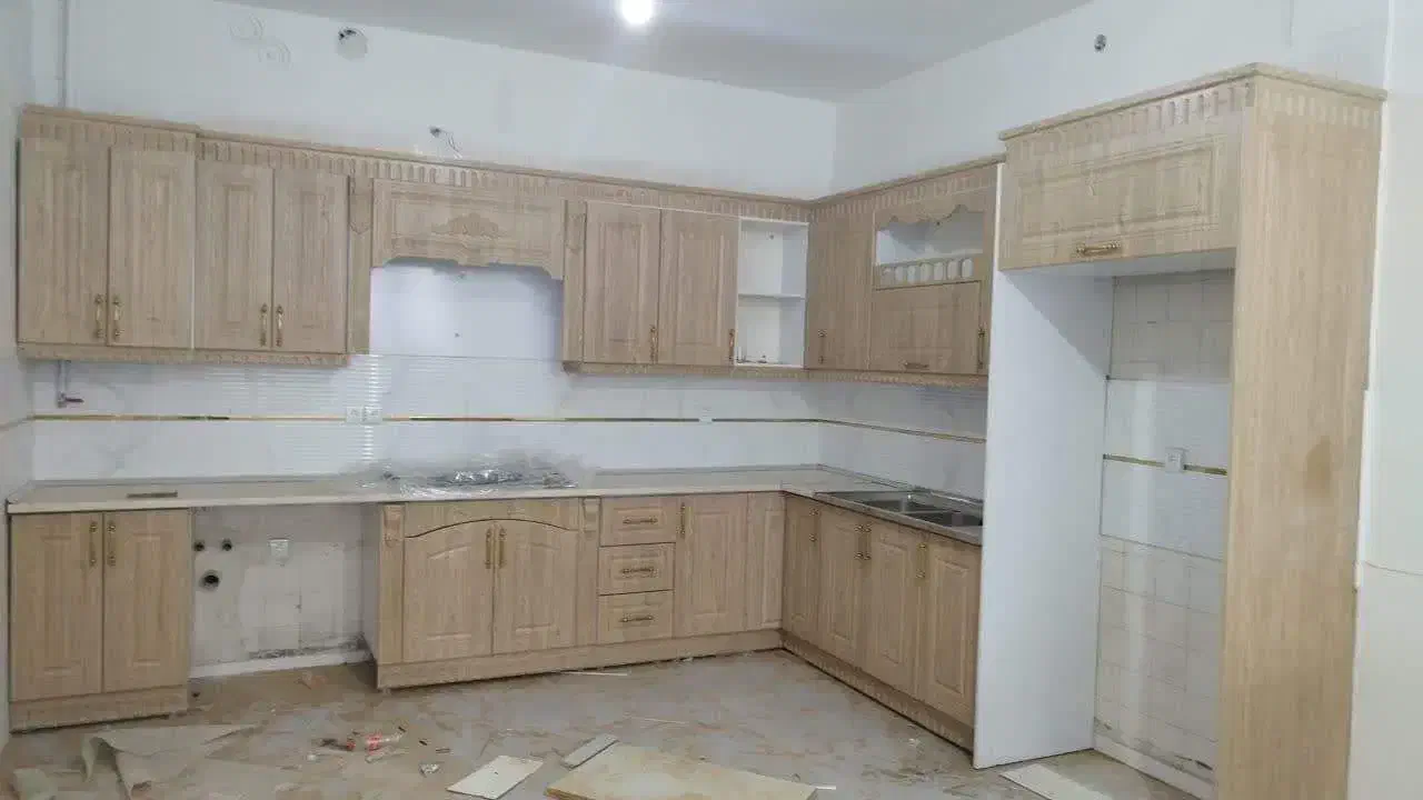 انواع کابینت آشپزخانه/پله ای/تمام چوب/دورنگ365|مصالح و تجهیزات ساختمان|اردبیل, |دیوار