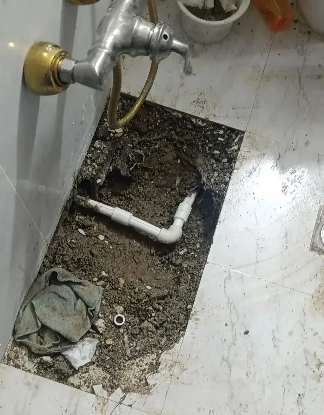 لوله کشی آب و فاضلاب نصب شیر آلات و اگرمکن|خدمات پیشه و مهارت|زنجان, |دیوار