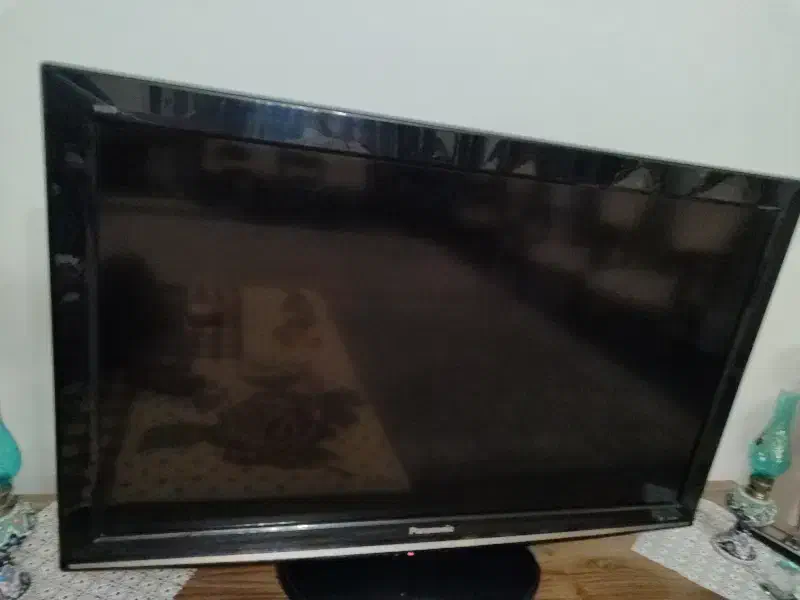 تلویزیون ۳۷اینچ پاناسونیک اصل|تلویزیون و پروژکتور|تبریز, |دیوار