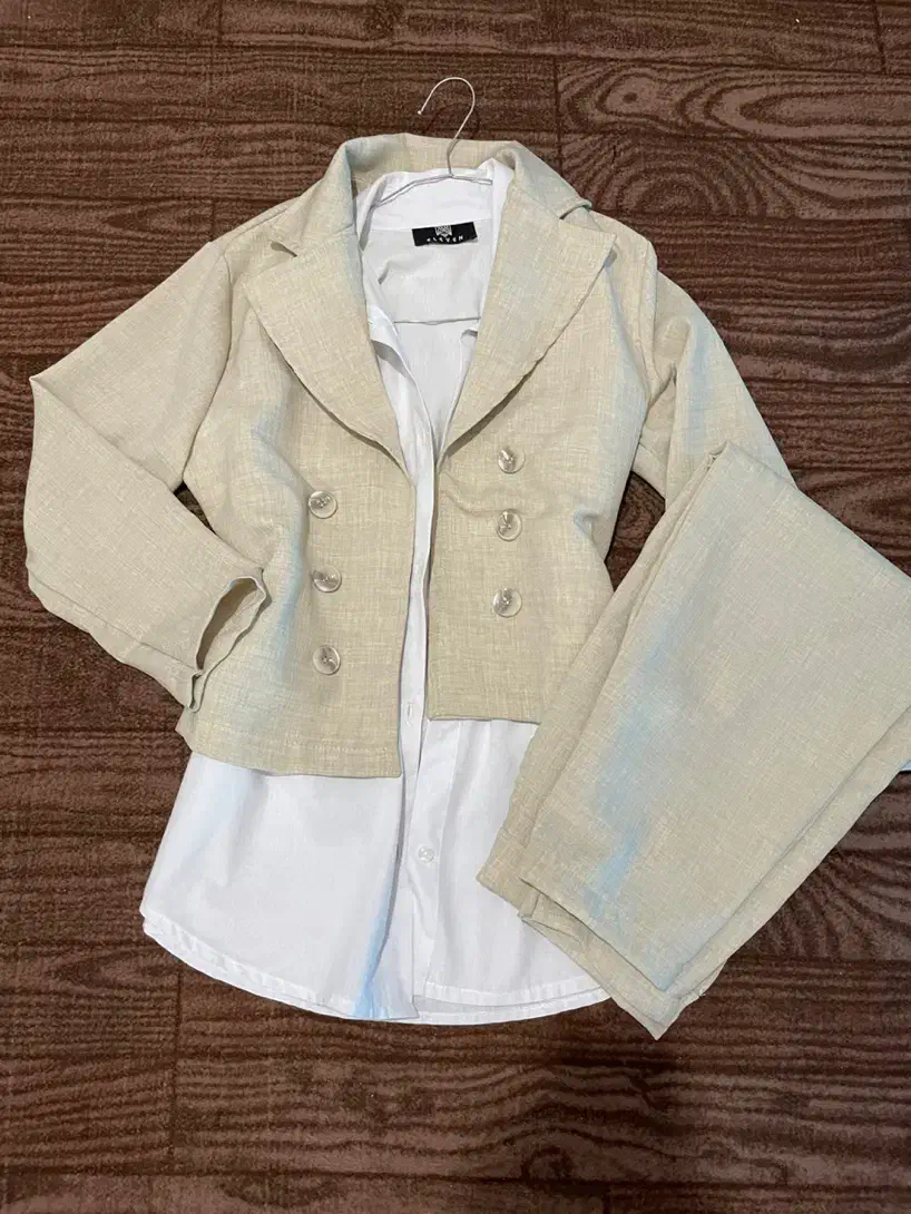 کت شلوار|لباس|نظرآباد, نظرآباد|دیوار