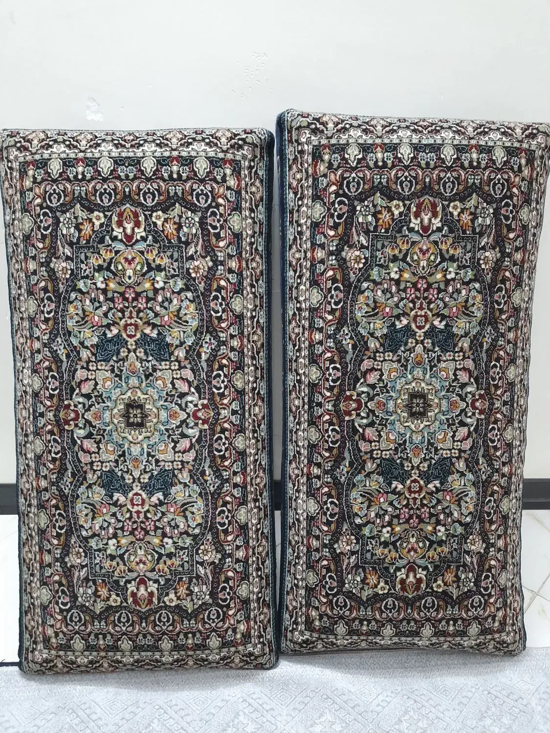 یک جفت پشتی سالم نو|پشتی|اراک, |دیوار