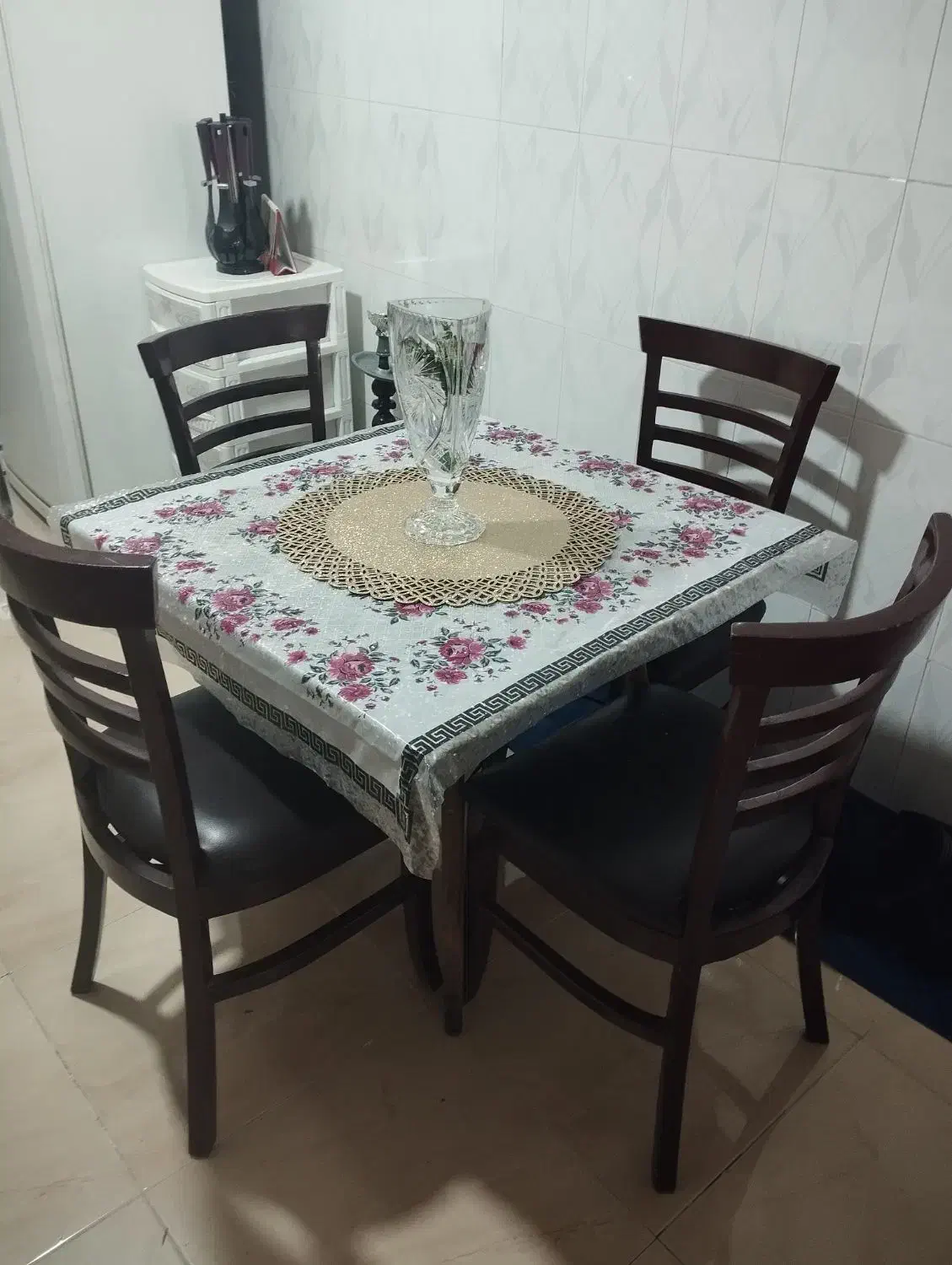 میز ناهار خوری|میز و صندلی غذاخوری|محمدشهر, کوی بهار|دیوار