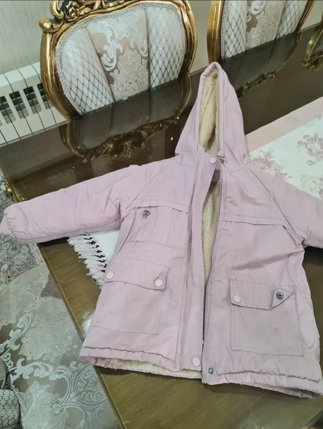 کاپشن بچگانه سایز ۱۴۰ خارجی تو خز|کفش و لباس بچه|تهران, حکیمیه|دیوار