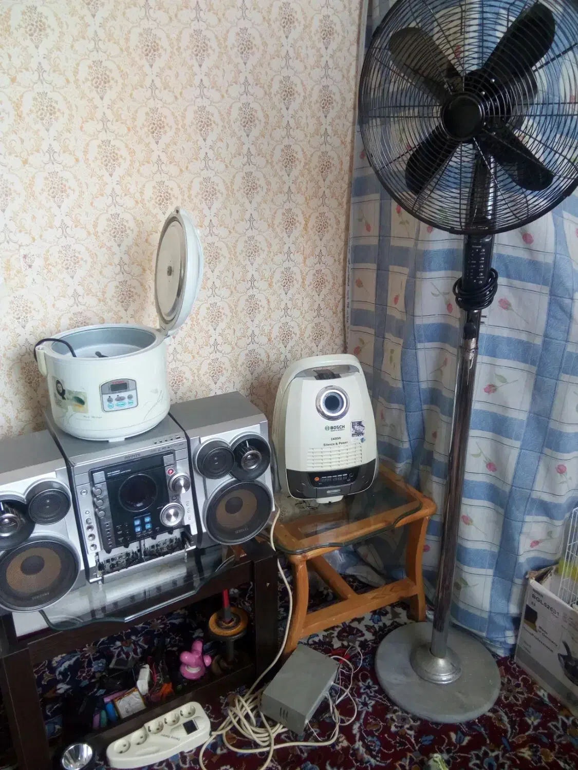 پنکه کره ای|پنکه و تصفیه‌کنندهٔ هوا|گلبهار, شهر جدید گلبهار|دیوار