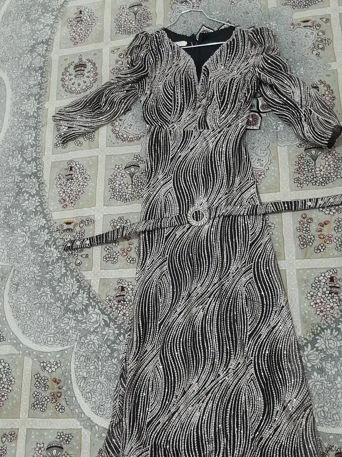 لباس مجلسی|لباس|رباط‌کریم, نصیرشهر|دیوار