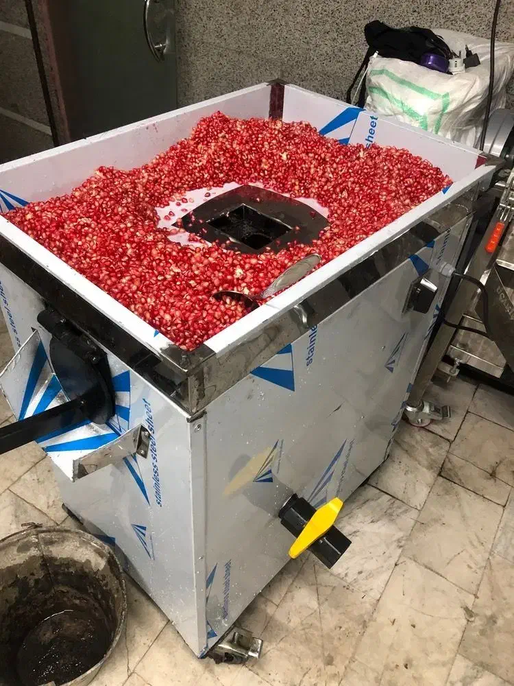 آب انار با دستگاه مدرن انارگیر استنلس a350|آبمیوه‌گیر و آب‌مرکبات‌گیر|تهران, تهرانسر شمالی|دیوار