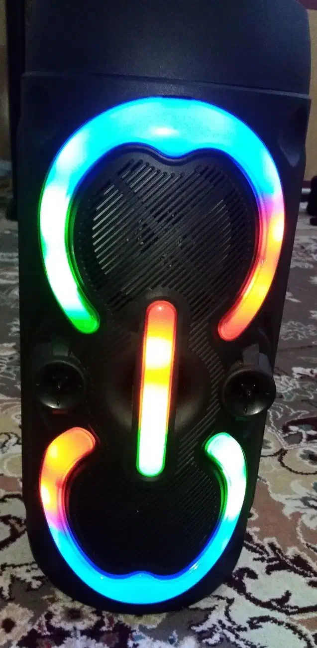 اسپیکر میکروفون دار بزرگ و یک دونه اسپیکر کوچک|سیستم صوتی خانگی|خرمآباد, |دیوار