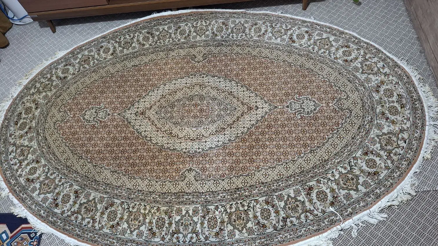 فرش بیضی طرح ماهی یک و نیم در ۲/۲۵ تمیز وسالم|فرش|ری, حمزهآباد|دیوار