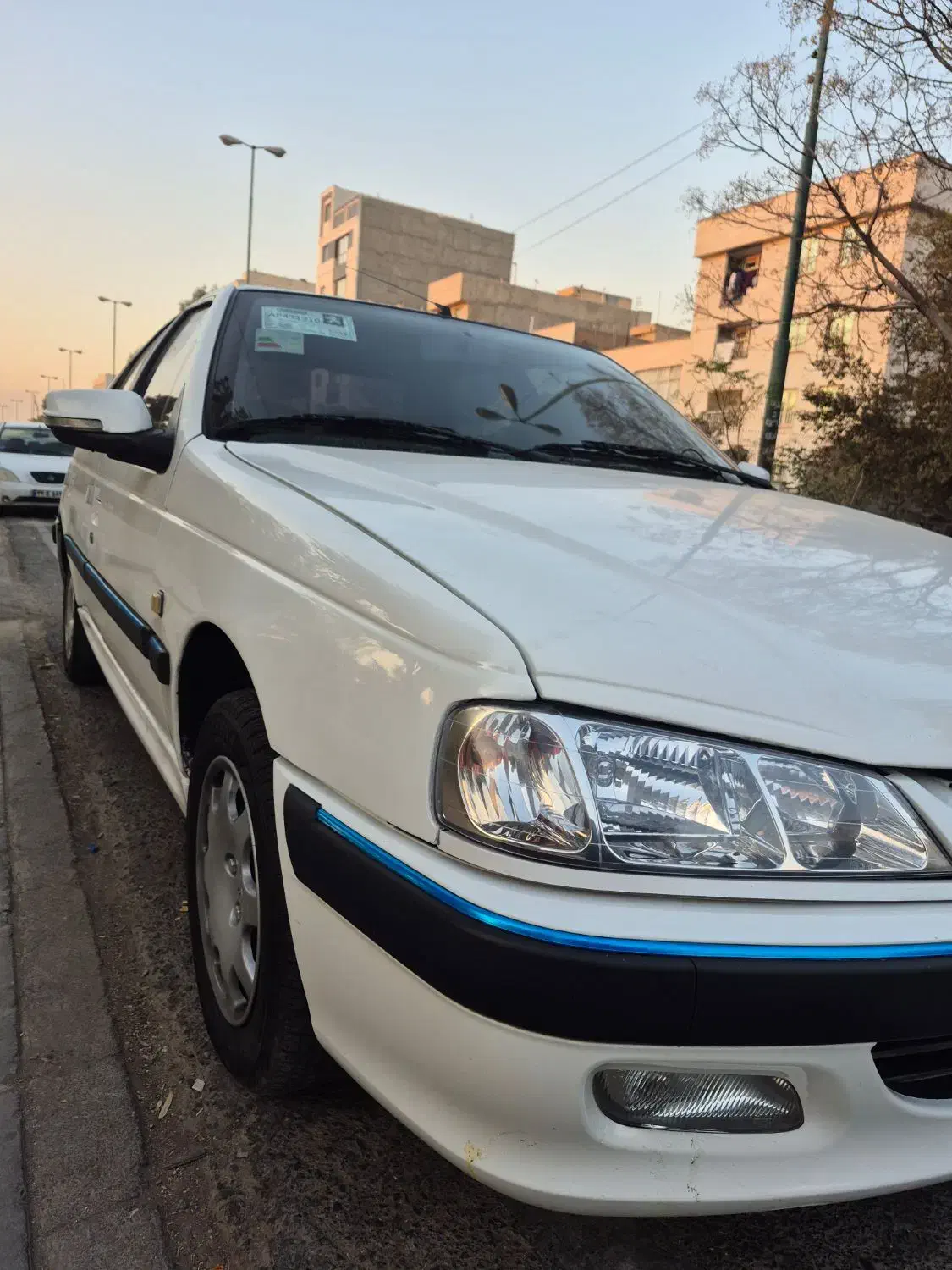 پژو پارس مدل ۹۲|خودرو سواری و وانت|تهران, شکوفه (عبدل آباد)|دیوار