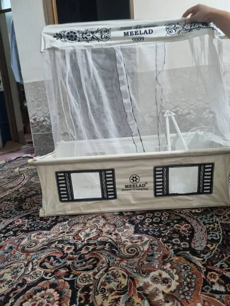 گهواره میلاد|تخت و سرویس خواب|شیراز, کوشک میدان|دیوار