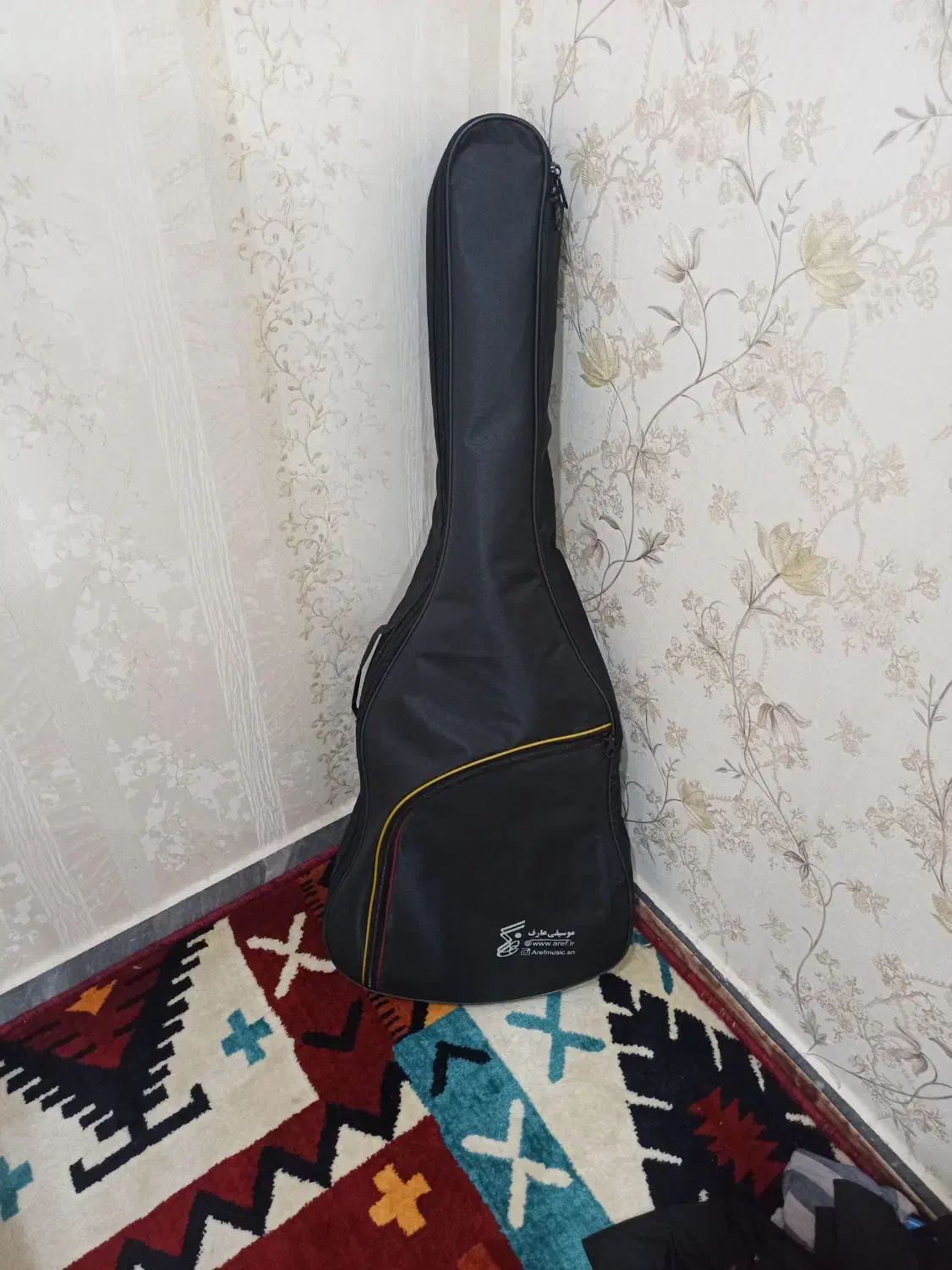 گیتار|گیتار، بیس، امپلیفایر|شوشتر, |دیوار