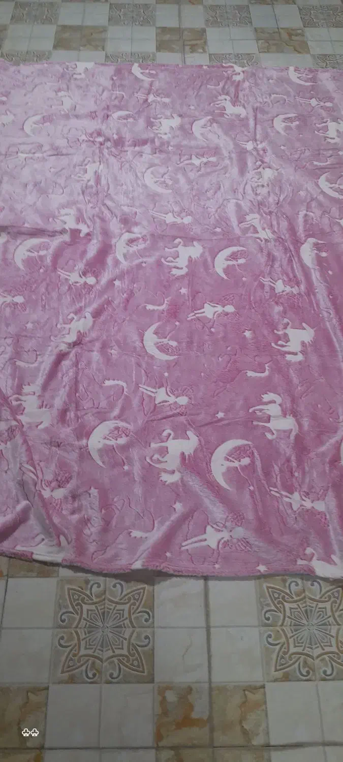 روبالشی و پتو شب نما ۱ نفره|رختخواب، بالش، پتو|آبدانان, |دیوار