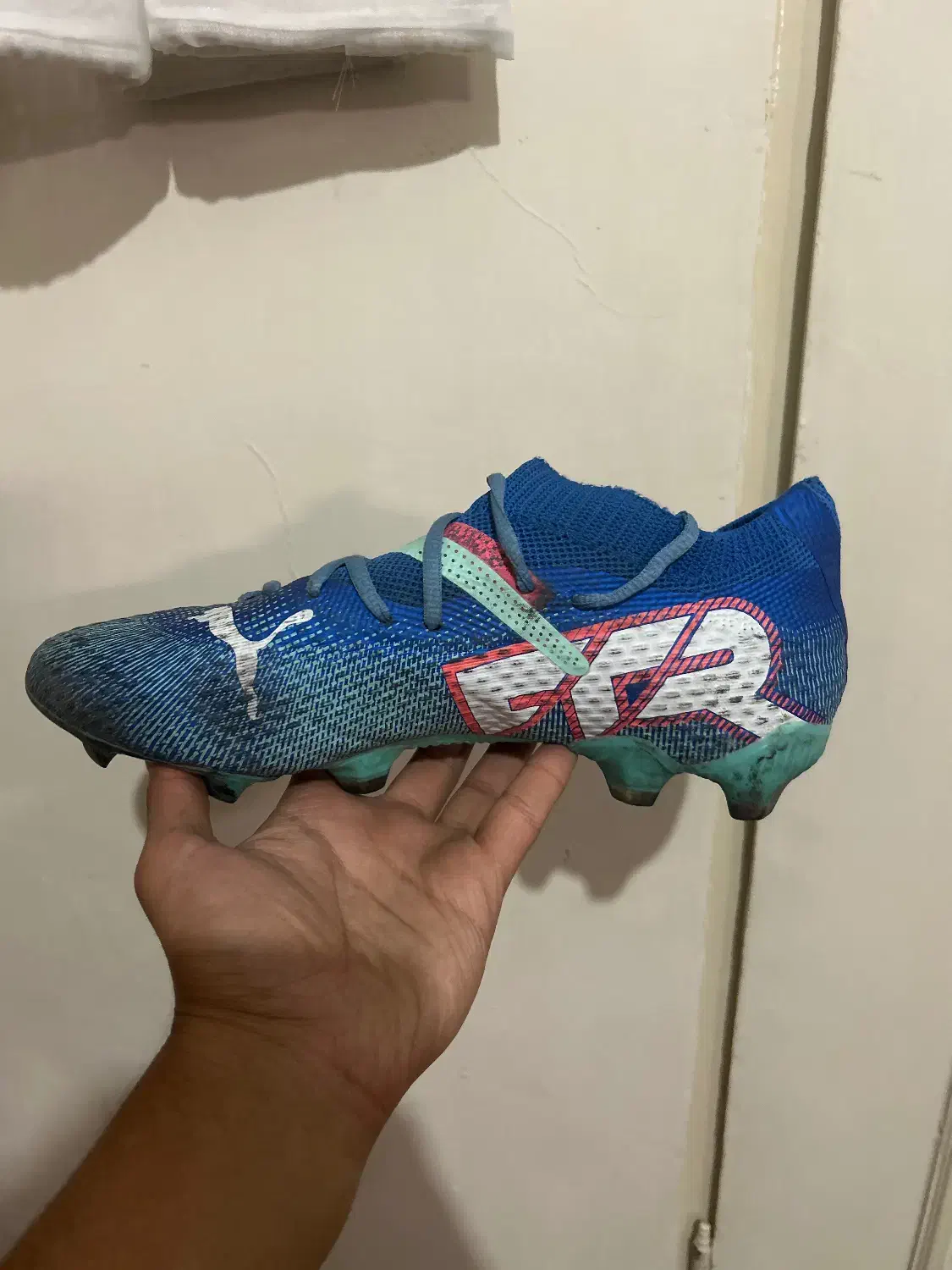 استوک فوتبال|کیف، کفش، کمربند|اندیشه, اندیشه فاز ۱|دیوار