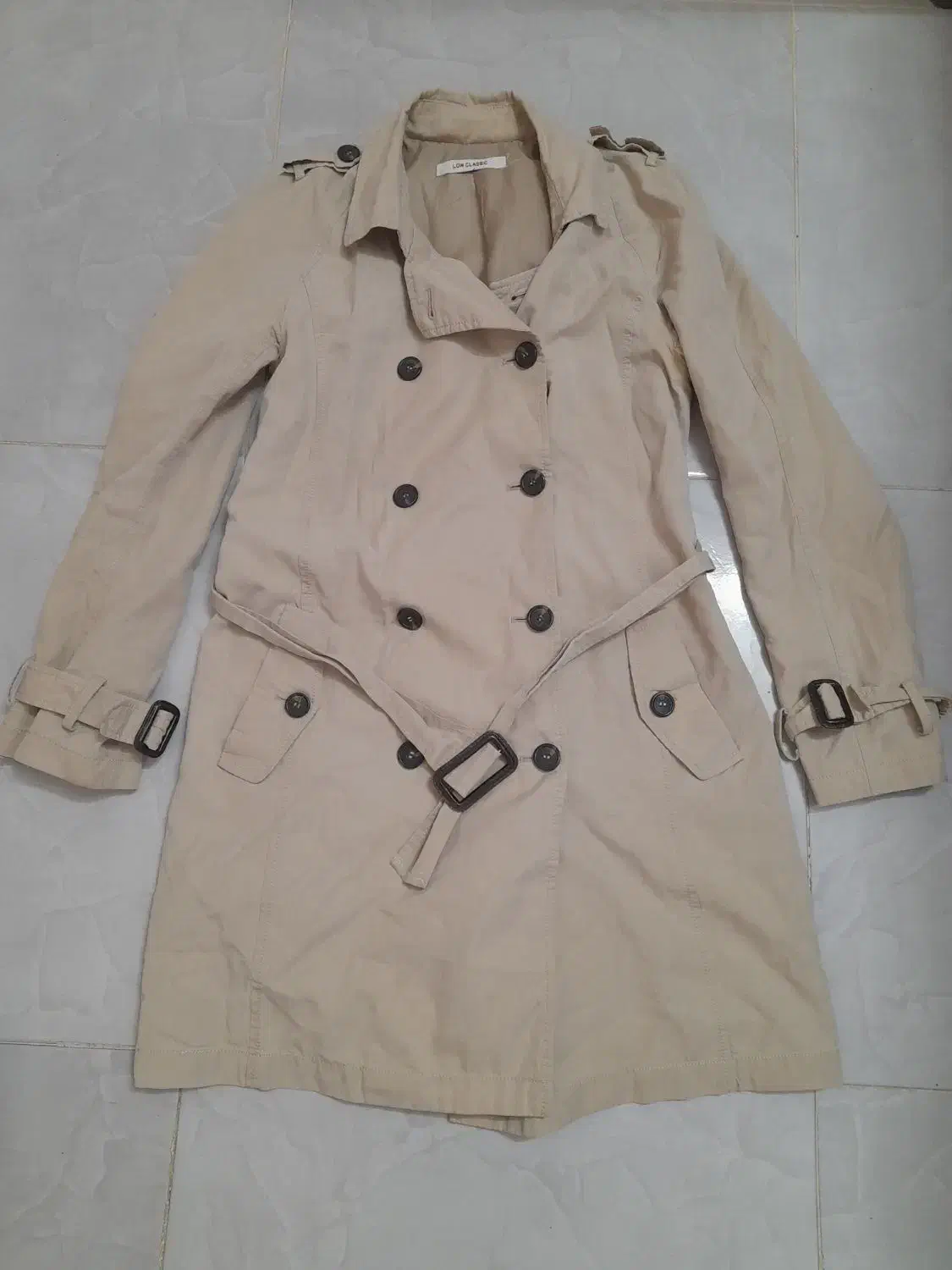 پالتو وبارونی|لباس|تربت جام, پاسداران|دیوار