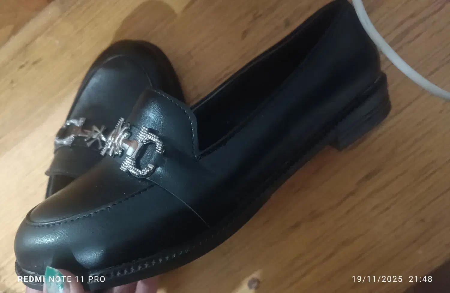 کفش|کیف، کفش، کمربند|سبزوار, قائم|دیوار