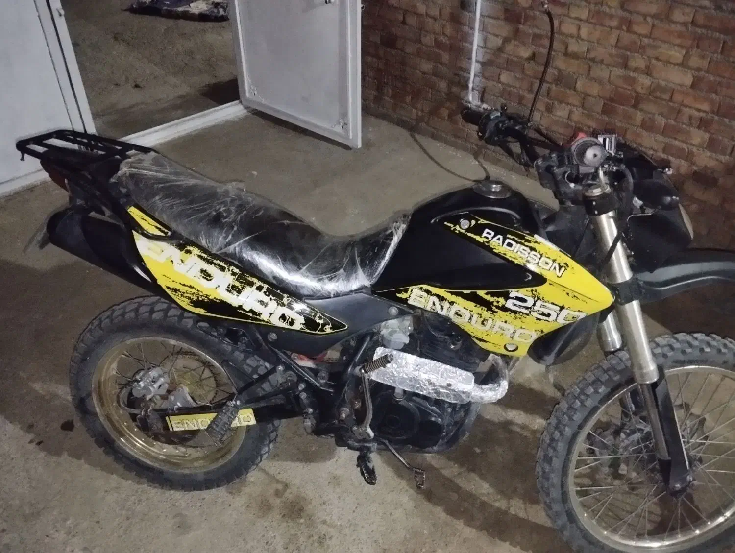 فلات رادیسون ۲۰۰سی سی|موتورسیکلت|پیرانشهر, |دیوار