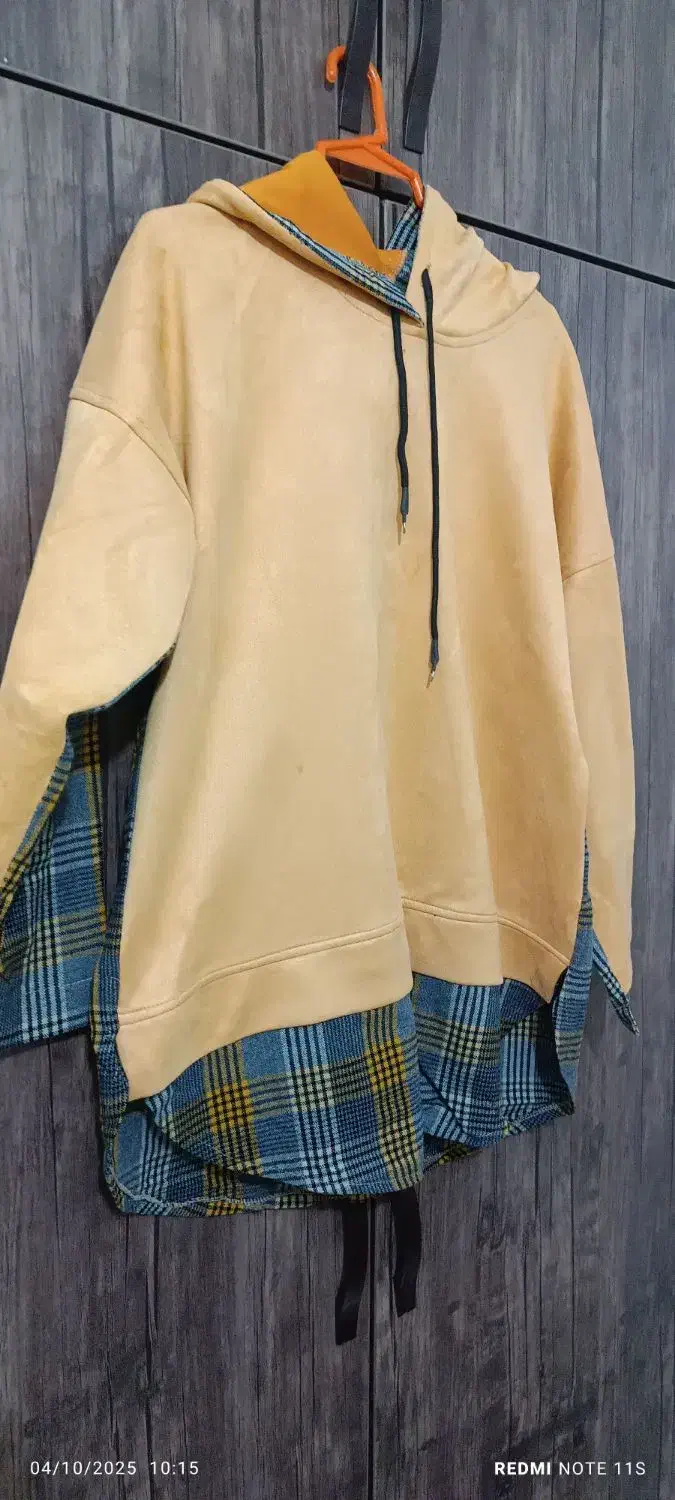 لباسها در حد نو|لباس|شاهینشهر, خانه کارگر|دیوار