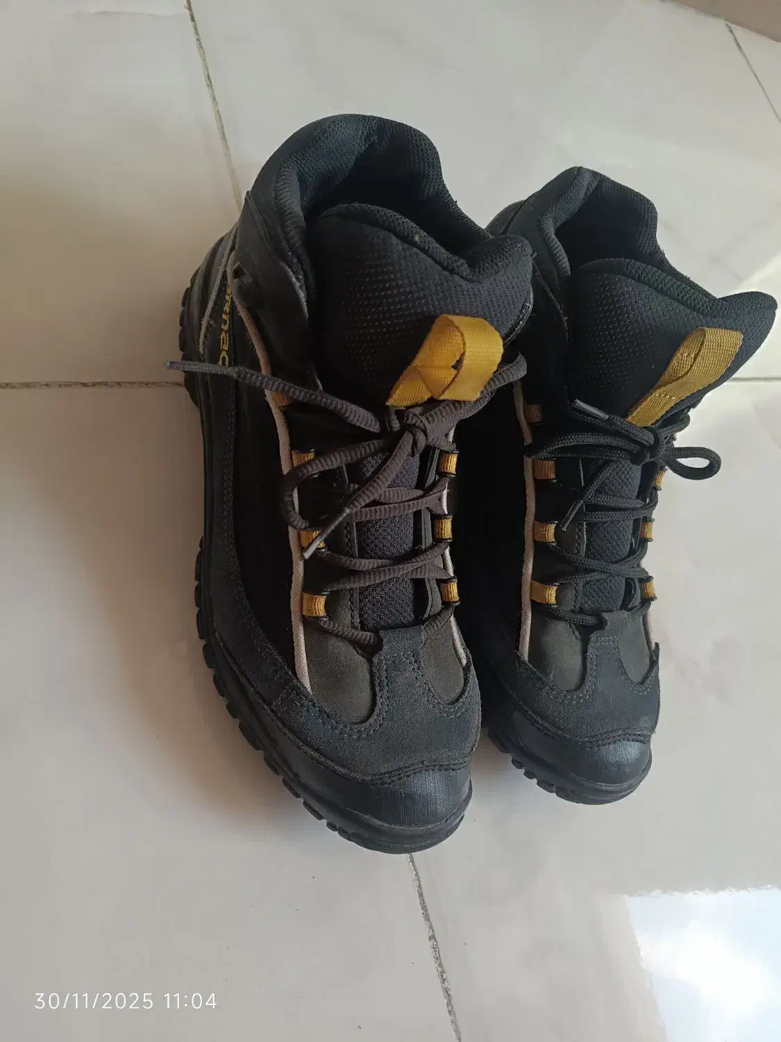 کفش کوهنوردی کارناک اصل|کیف، کفش، کمربند|ایلام, |دیوار